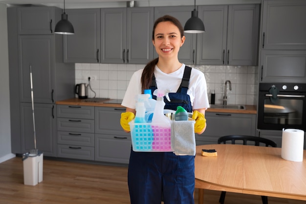 Free photo medium shot woman cleaning home